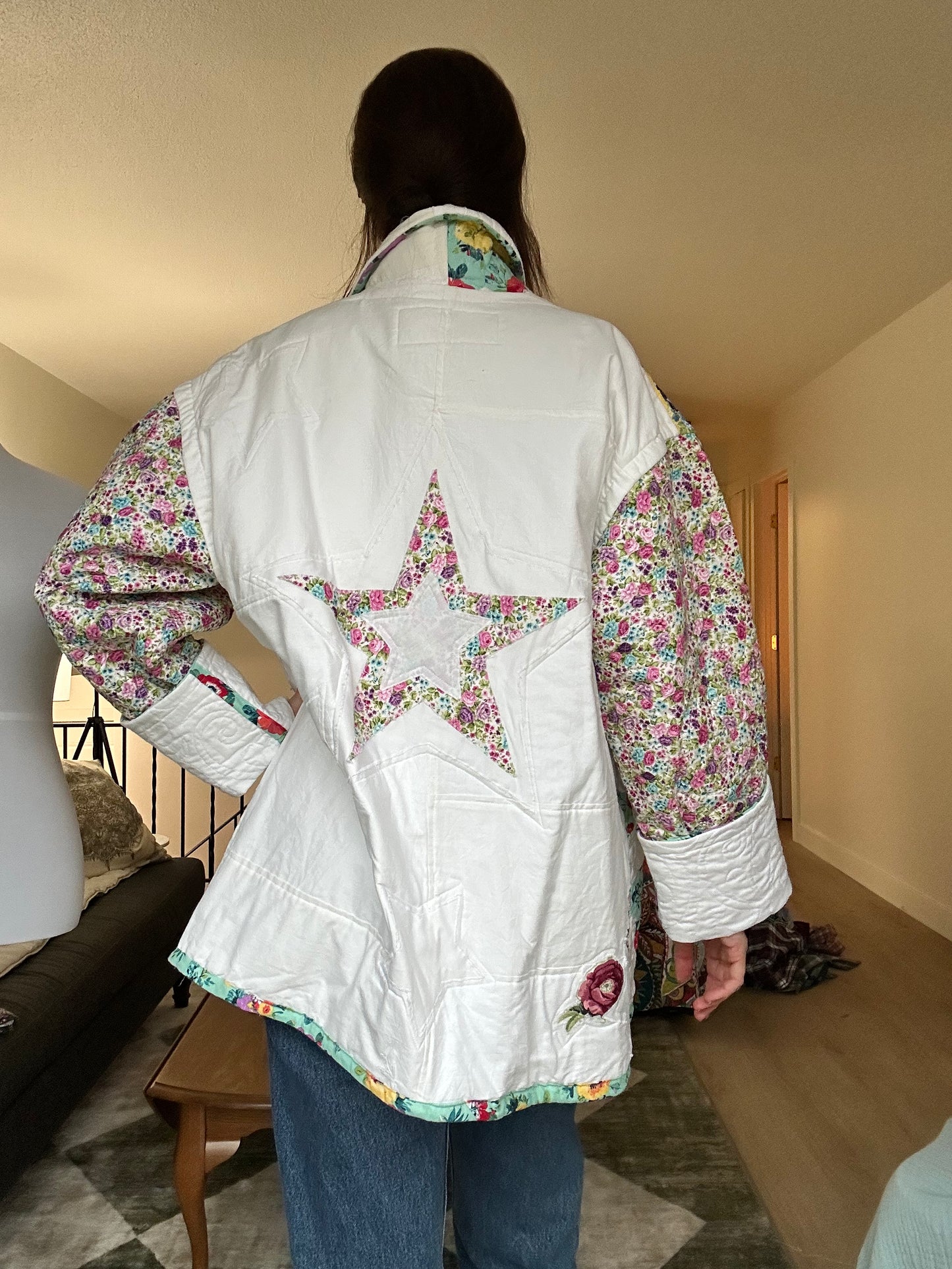 L/XL Quilt Jacket - Vintage Doilies