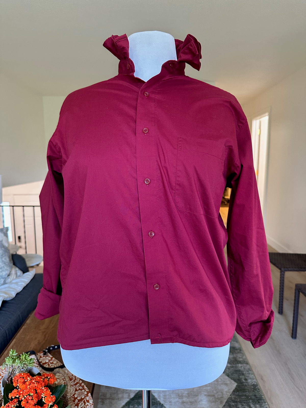 Medium - Pierre Cardin